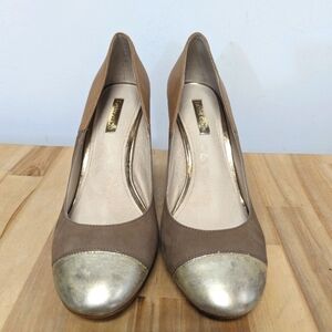 Louise Et Cie Camel Leather and Suede Pump Cap Toe Block Heel Classic Gold 8